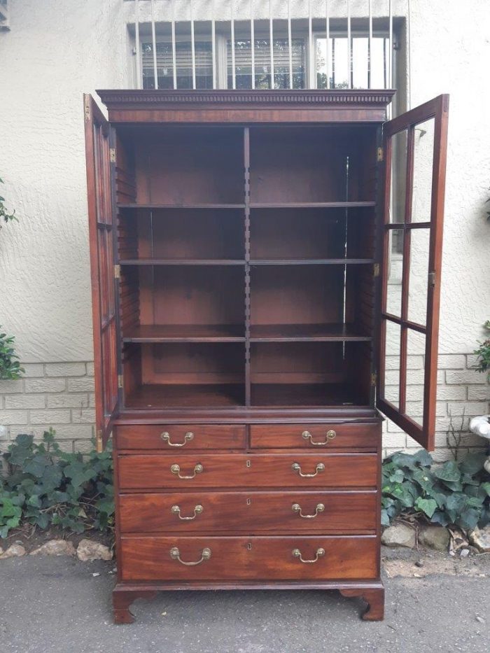 A Georgian Mahogany Bookcase on Chest with Slide-in Shelves & Original Brass Hardware on Bracket feet - Image 6