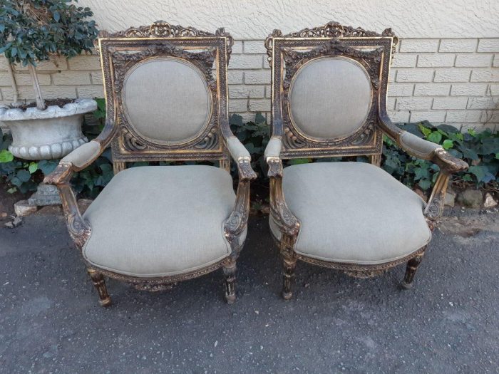 A 20th Century Pair (over 80 years old) of French Style Ornately Carved and Gilded Arm Chairs Upholstered in a French Linen ND - Image 3