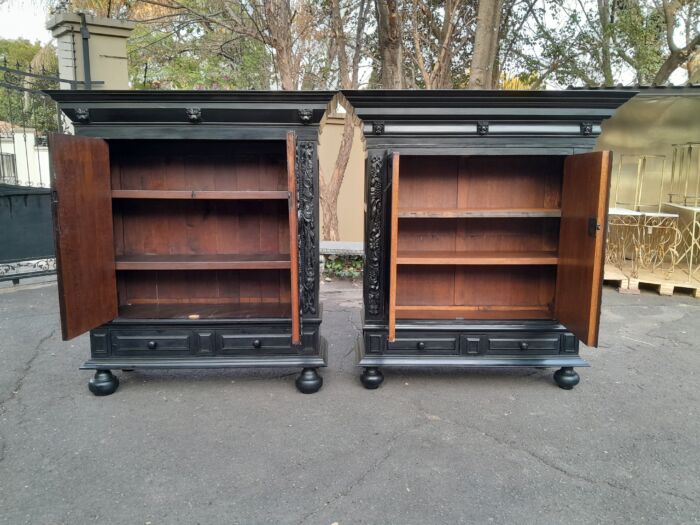 A Mid 20th Century Near Pair of Dutch Oak Kussenkasts On Bun Feet In a Contemporary Ebonised Finish (Useful for TV or storing Bedroom Pillows, Duvets, Towels etc) - Image 7