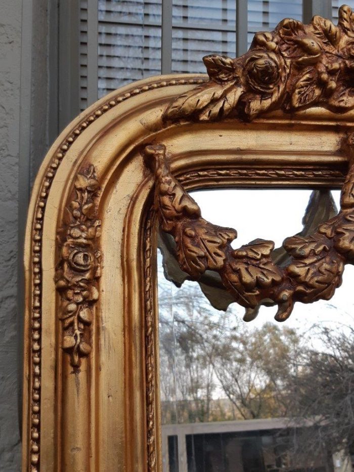 An Ornate and of Large Proportion Giltwood Bevelled Mirror - Image 6