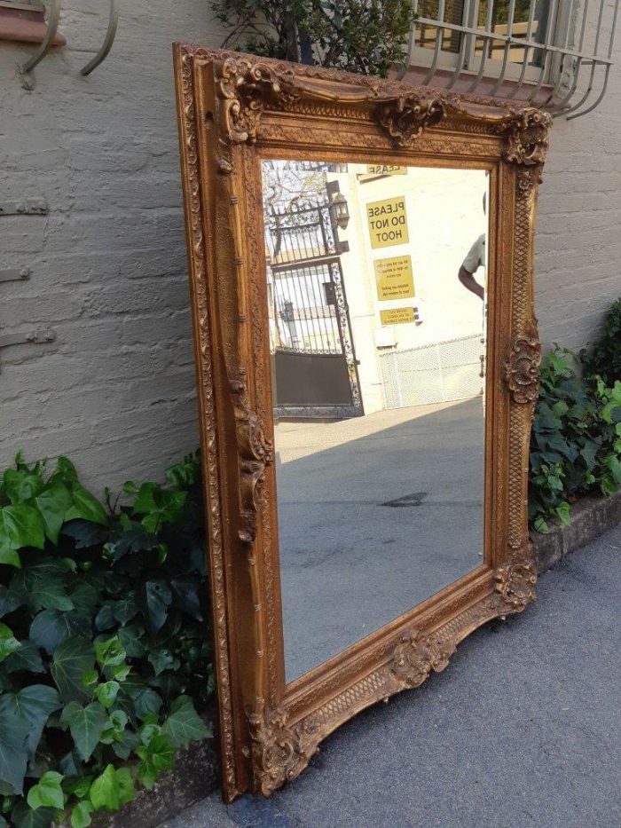 Large gilt-painted bevelled mirror - Image 5