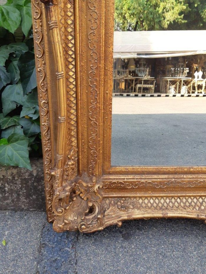 Large gilt-painted bevelled mirror - Image 7