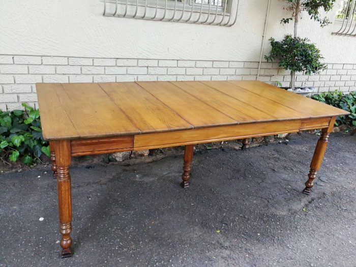 Edwardian Oak Dining Table (10 Seater) - Image 4