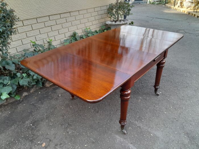 Victorian Mahogany Extension Table On Castors (8 Seater) - Image 7