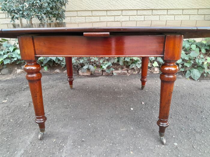 Victorian Mahogany Extension Table On Castors (8 Seater) - Image 11