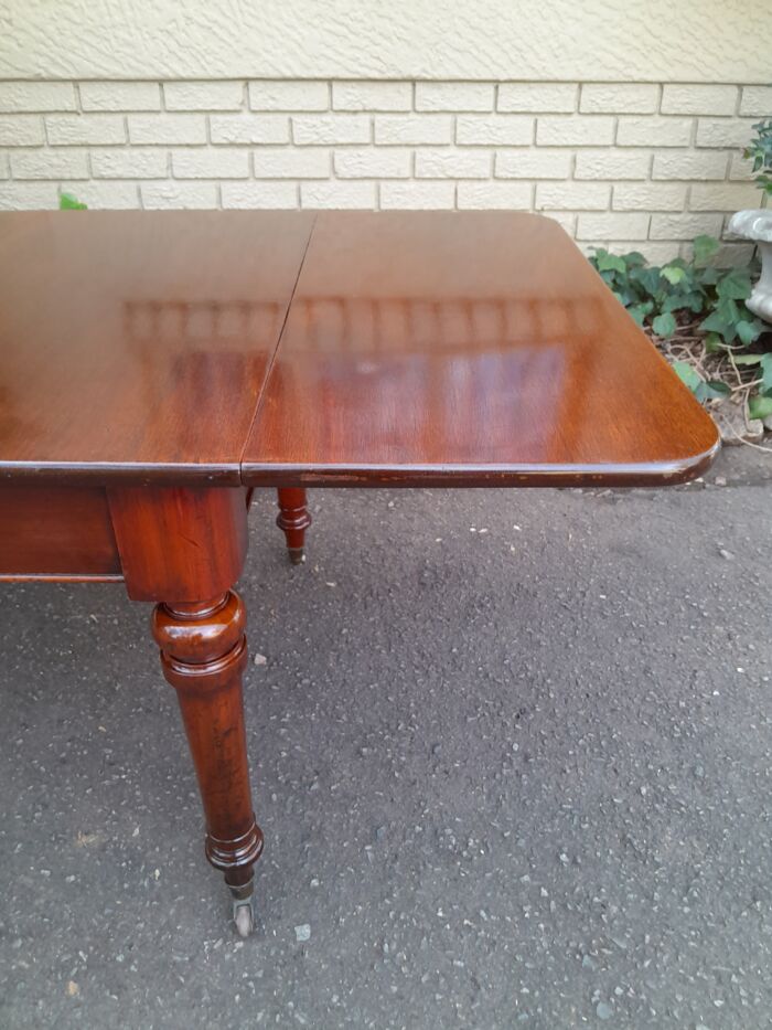 Victorian Mahogany Extension Table On Castors (8 Seater) - Image 12