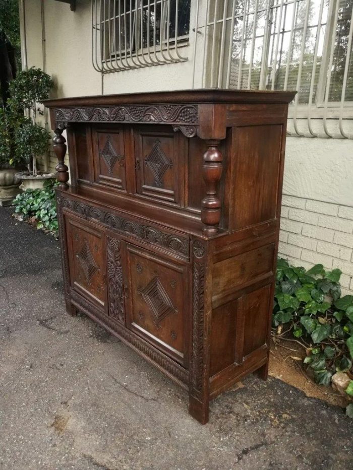 A Late 17th / Early 18th Century Oak Server / Court Cupboard (a sideboard used to store plates and platters) - Image 6