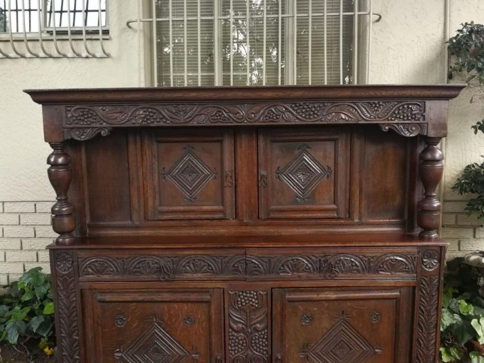 A Late 17th / Early 18th Century Oak Server / Court Cupboard (a sideboard used to store plates and platters) - Image 7