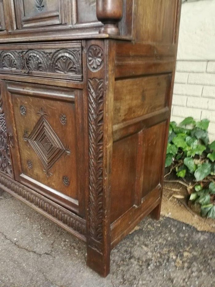 A Late 17th / Early 18th Century Oak Server / Court Cupboard (a sideboard used to store plates and platters) - Image 9