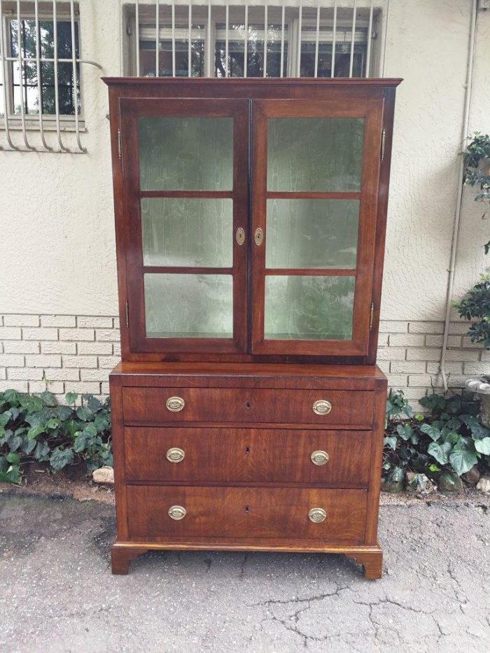 A George III Mahogany Bookcase - Image 2