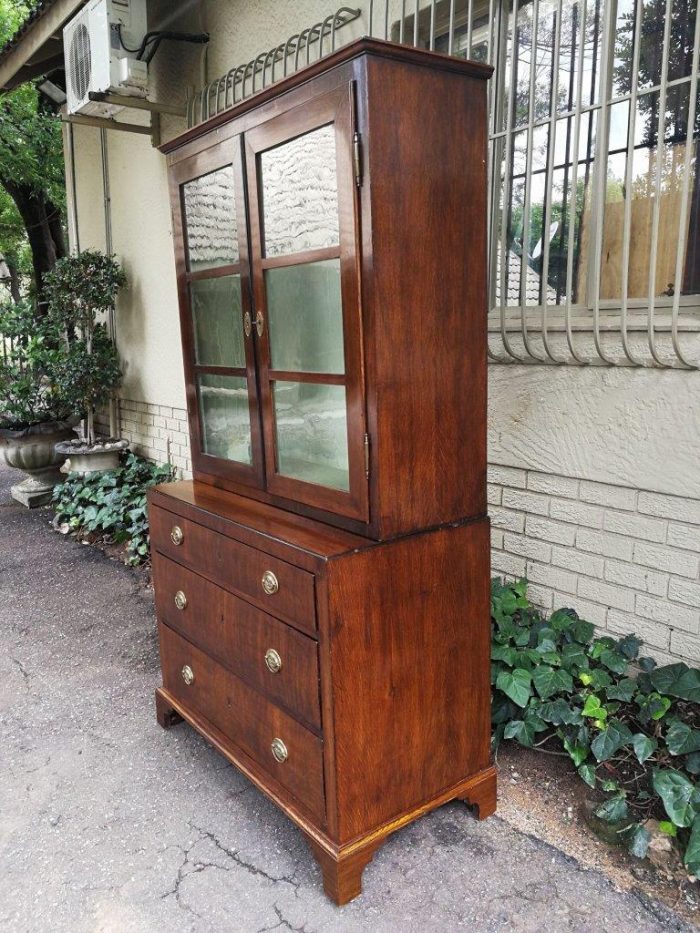 A George III Mahogany Bookcase - Image 4