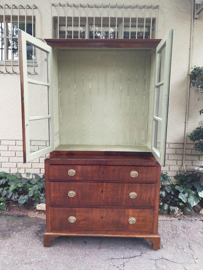 A George III Mahogany Bookcase - Image 7