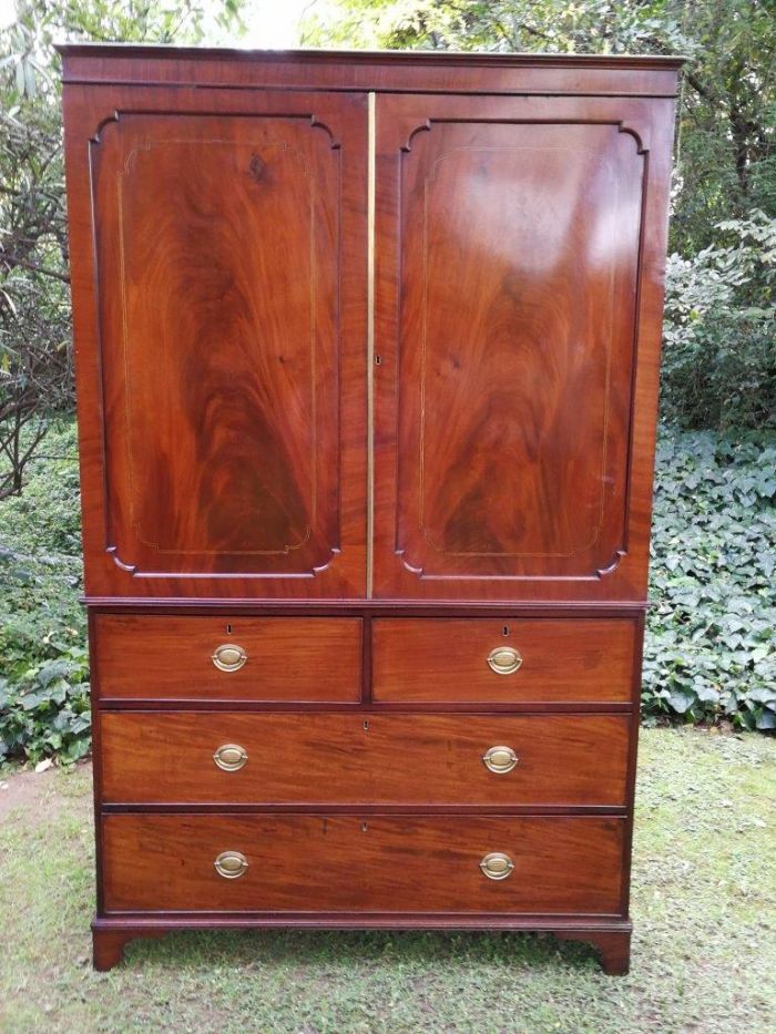 A Victorian mahogany linen press - Image 2