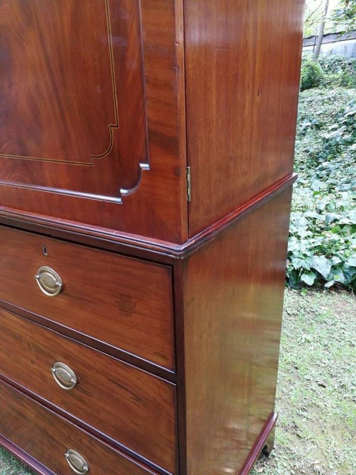 A Victorian mahogany linen press - Image 9