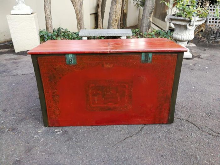 A Chinese Decorative Chest