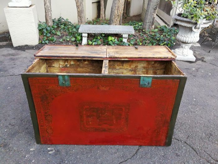 A Chinese Decorative Chest - Image 9