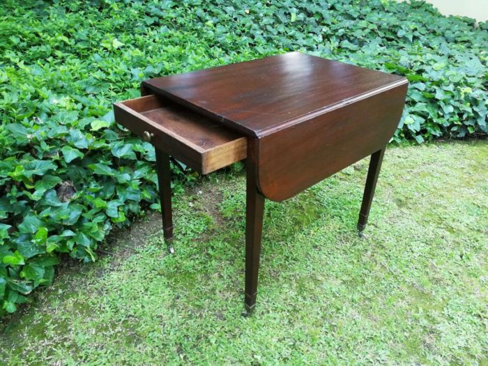 Pembroke Mahogany Drop side Table - Image 6