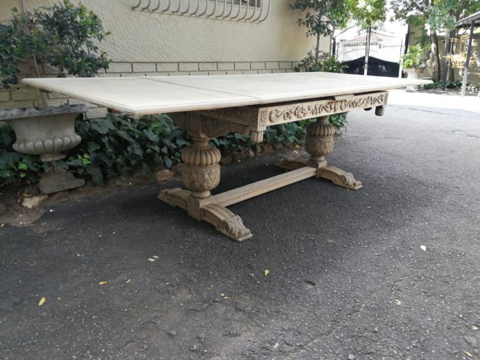 A 20TH Century Carved Dutch Oak Extension Dining / Entrance Table in a Contemporary Bleached Finish  (8 Seater) - Image 4