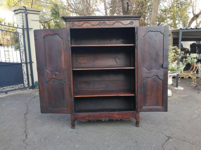 19th Century French Provincial Oak Armoire With Key - Image 6