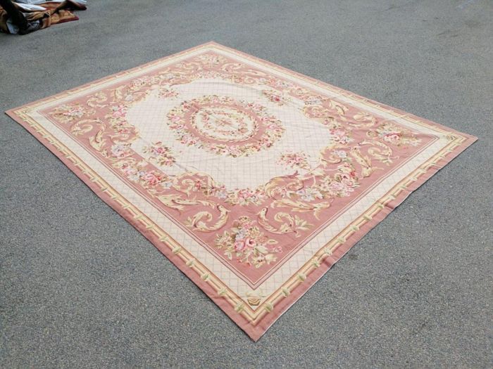 A Handmade French Aubusson Carpet / Rug - Image 3