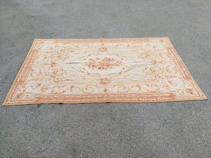 A Handmade French Aubusson Carpet / Rug