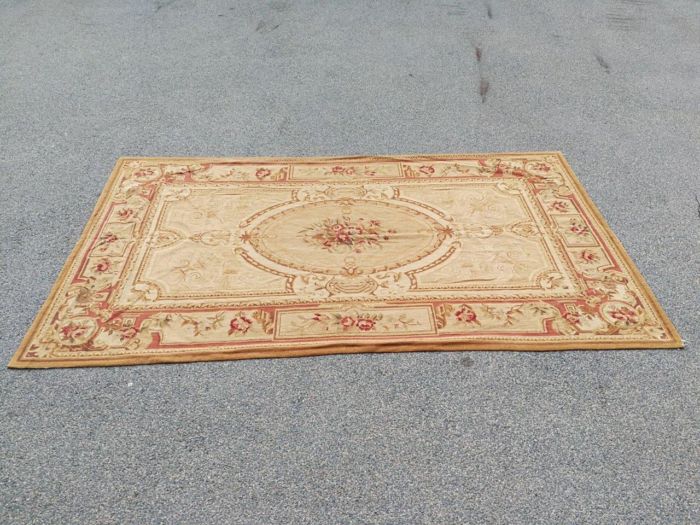 A Handmade French Aubusson Carpet / Rug