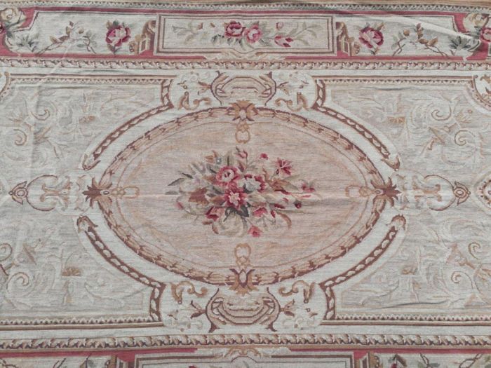 A Handmade French Aubusson Carpet / Rug - Image 5