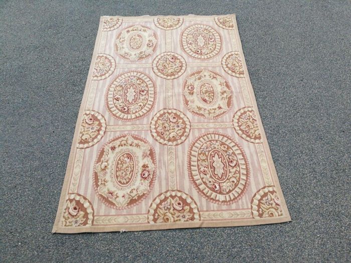 A Handmade French Aubusson Carpet / Rug - Image 2