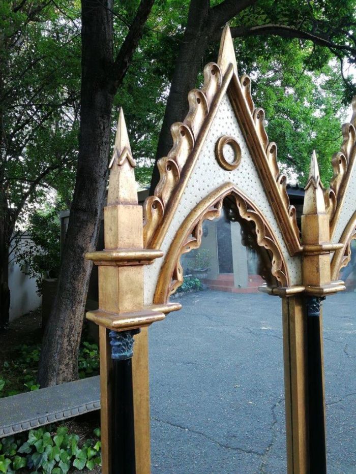 A Pair Of Antique Cathederal Style Heavy Mirrors - Image 5