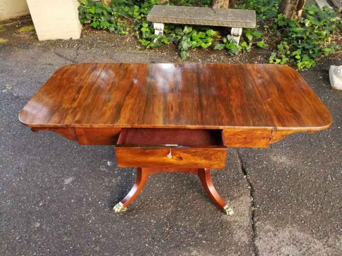 A Circa 1800 Regency Rosewood pembroke table, on castors - Image 5