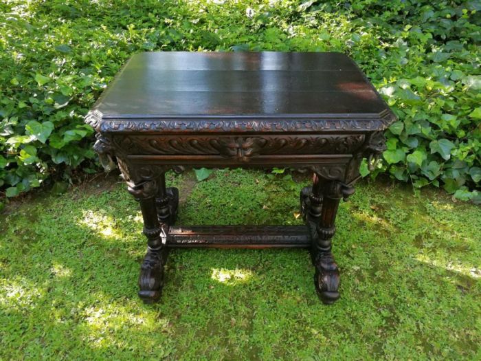 A 19th Century Oak Dutch Dolphins Table with Drawer - Image 2