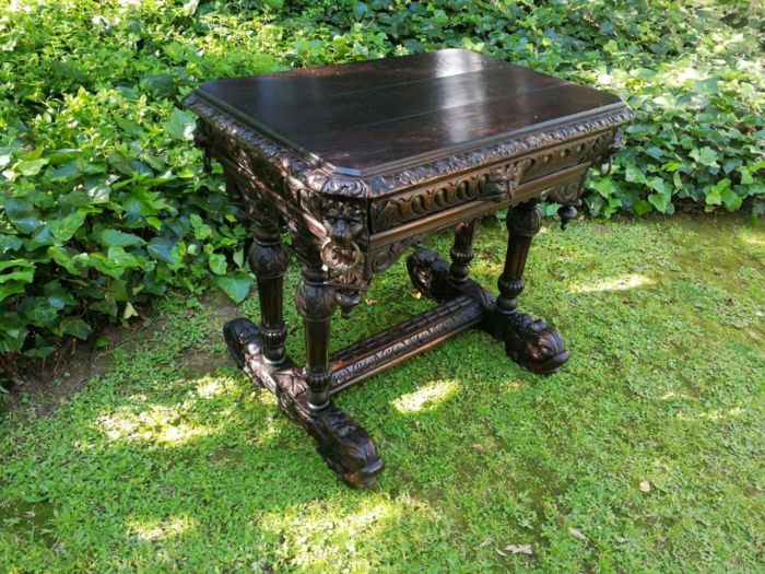 A 19th Century Oak Dutch Dolphins Table with Drawer - Image 3