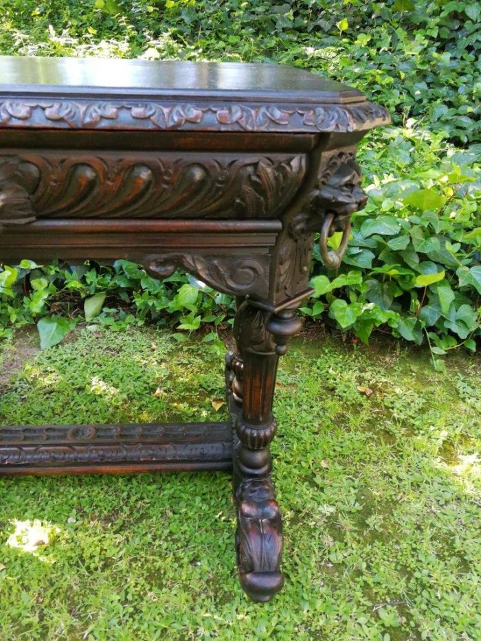 A 19th Century Oak Dutch Dolphins Table with Drawer - Image 8