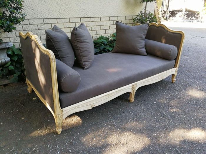 A French-style Carved and Bleached Oak Daybed - Image 3