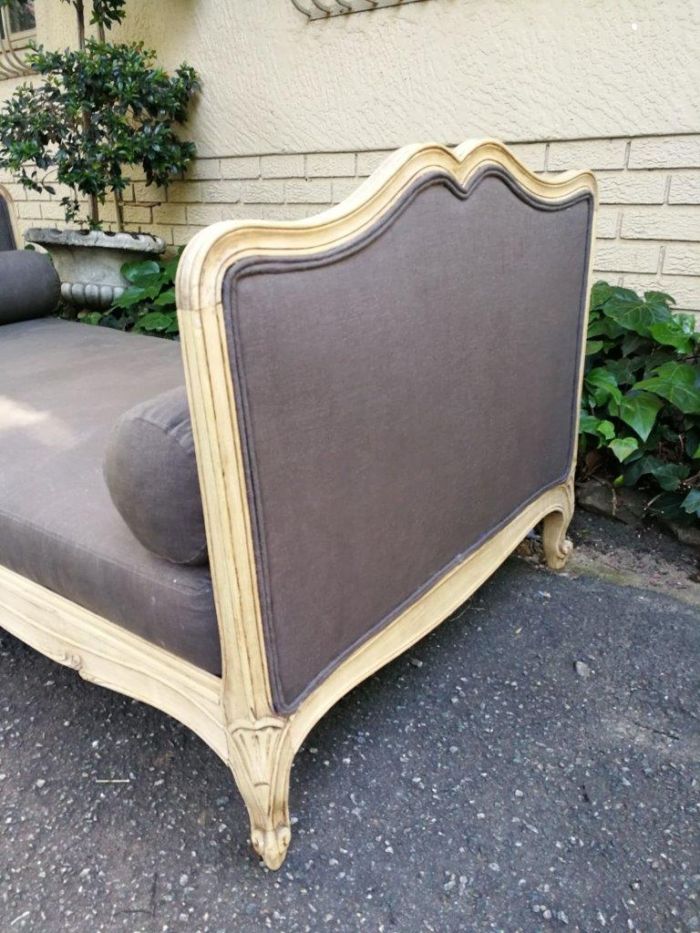 A French-style Carved and Bleached Oak Daybed - Image 7