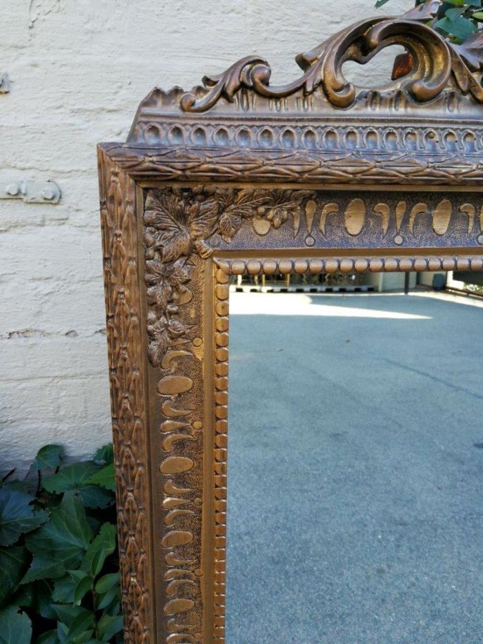 A Gilt-painted Wooden and Composite Mirror, Circa 20th Century - Image 5