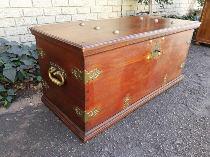 A 19th Century Dutch Colonial Batavian Brass-bound Teak Chest, With Original Lock Plate and Key. Sides With Brass-cut Escutcheons and Heavy Brass "turned" Loop Handles ND - Image 4