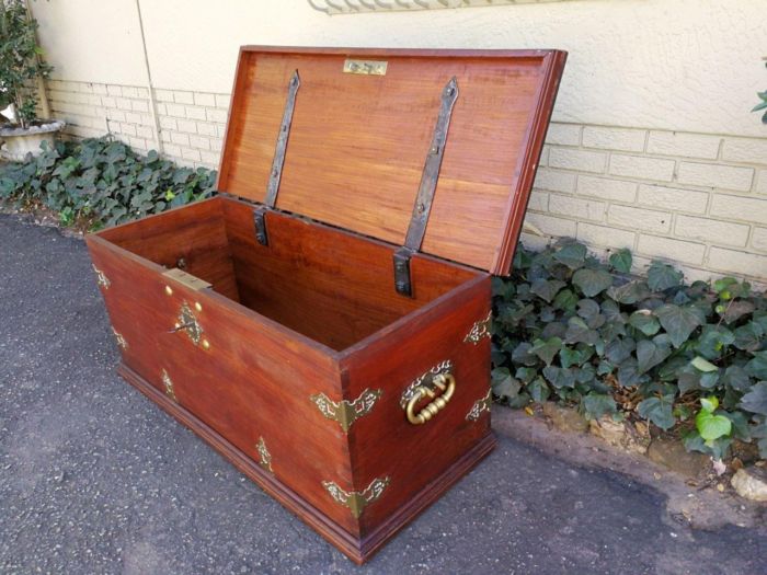 A 19th Century Dutch Colonial Batavian Brass-bound Teak Chest, With Original Lock Plate and Key. Sides With Brass-cut Escutcheons and Heavy Brass "turned" Loop Handles ND - Image 12