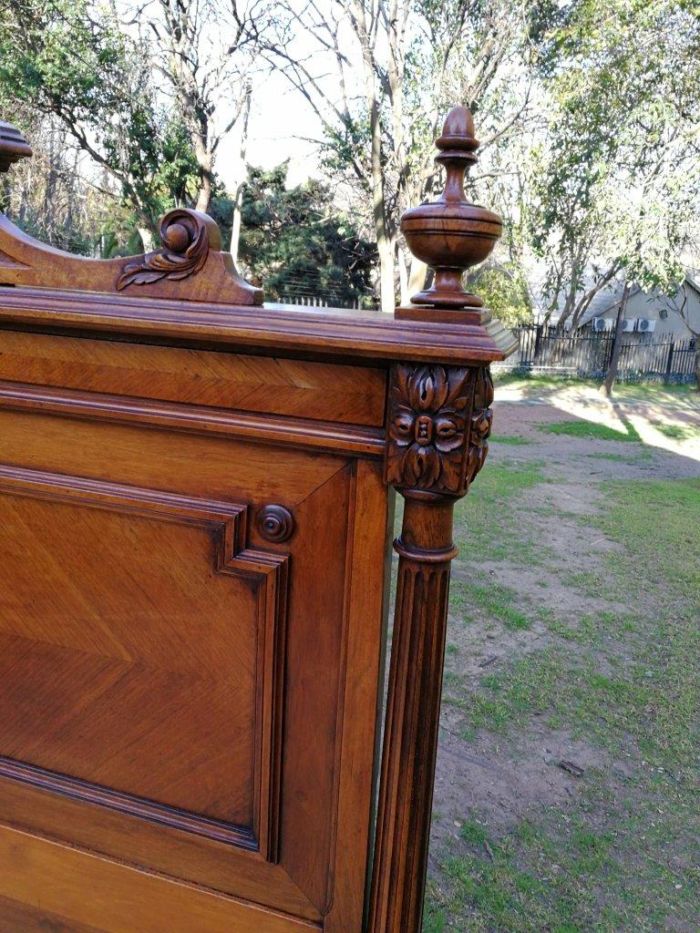 A Vintage French Carved Three-quarter Walnut Bed - Image 9