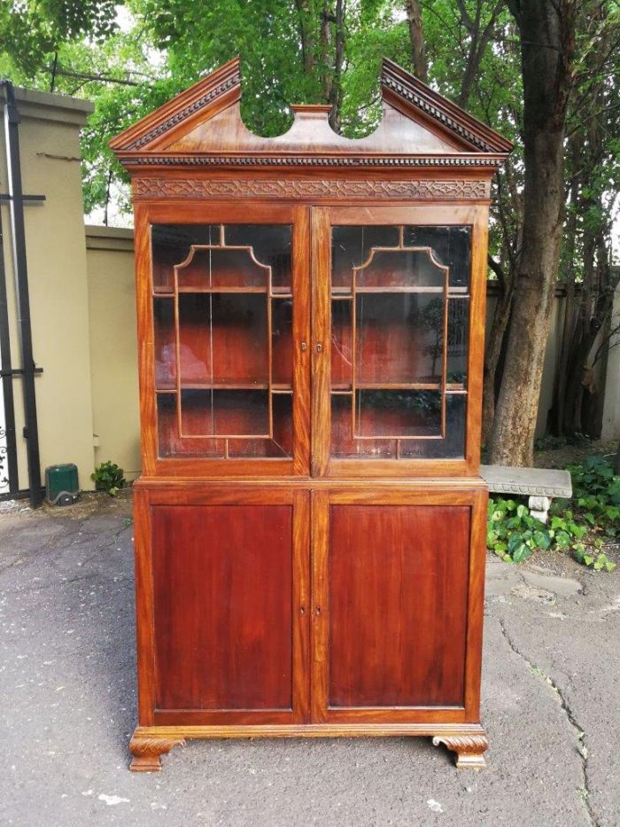 An Early Victorian Mahogany Bookcase/Cabinet in Two Parts. Circa 1840