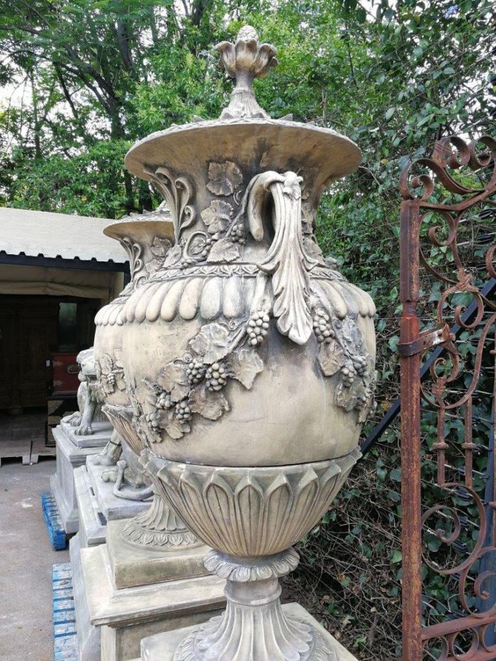 Pair of Very Large 20th Century English Cast Stone Concrete Regency-style Lidded Urns On Concrete Plinths ND - Image 6