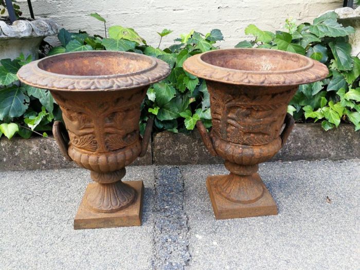 A Pair Of 20th Century French Cast Iron Planters / Urns - Image 2