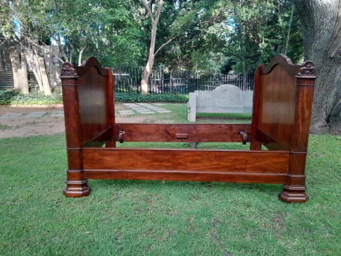 A Rare 19th Century French Mahogany Daybed  /  Lit Bateau