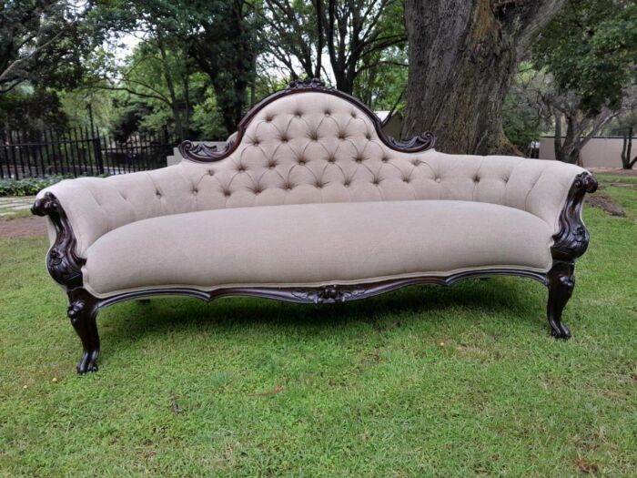 An Antique Victorian Mahogany Settee