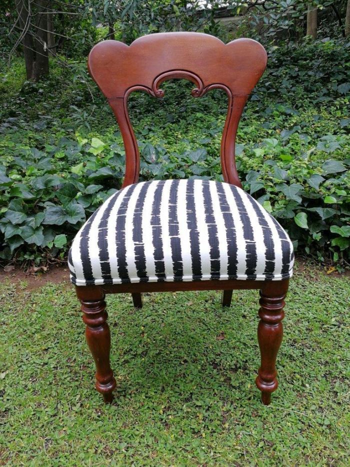 A 19th Century Circa 1880 Set Of Four Victorian Mahogany Chairs - Image 5