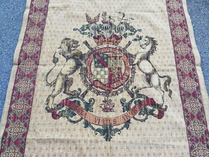 Antique Armorial Coat of Arms Scene Beautiful Wall Hanging Tapestry - Image 4