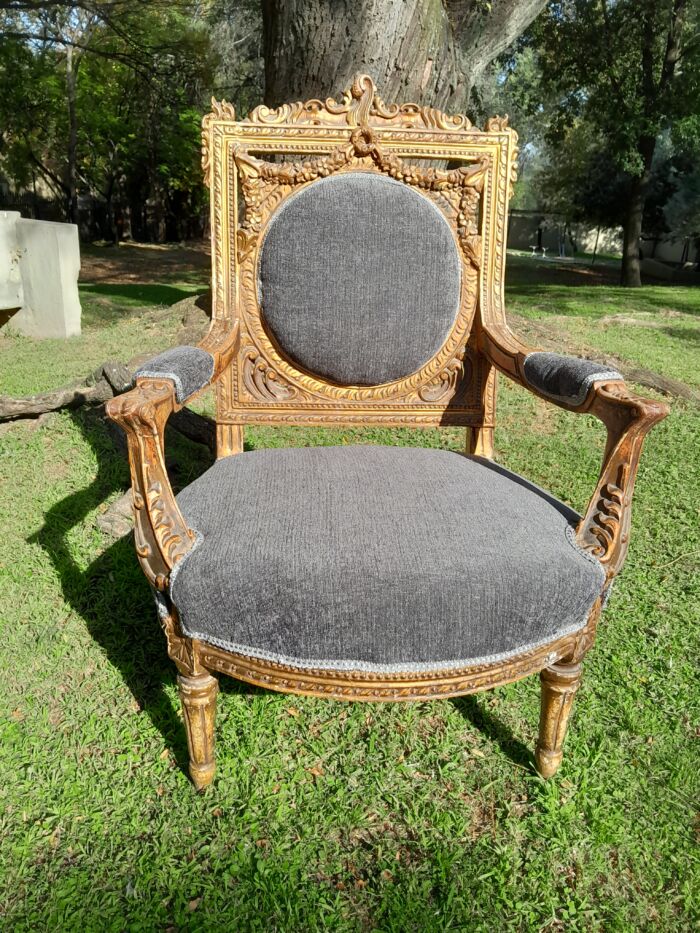 A 20th Century French Style Ornately Carved and Gilded Pair of Arm Chairs - Image 12