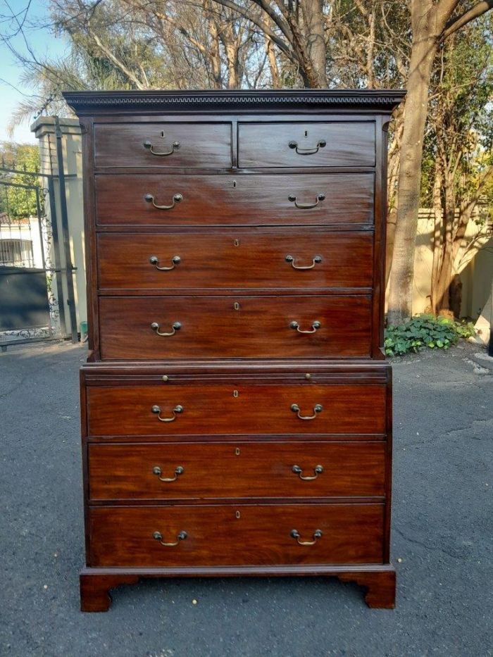 A Circa 1800 Regency English Mahogany Chest-On-Chest With A Pull-Out Writing Surface With Locks And Key