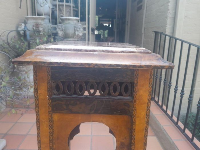 A 20th Century Pair of French Style Walnut Side Tables with Marble Tops - Image 5