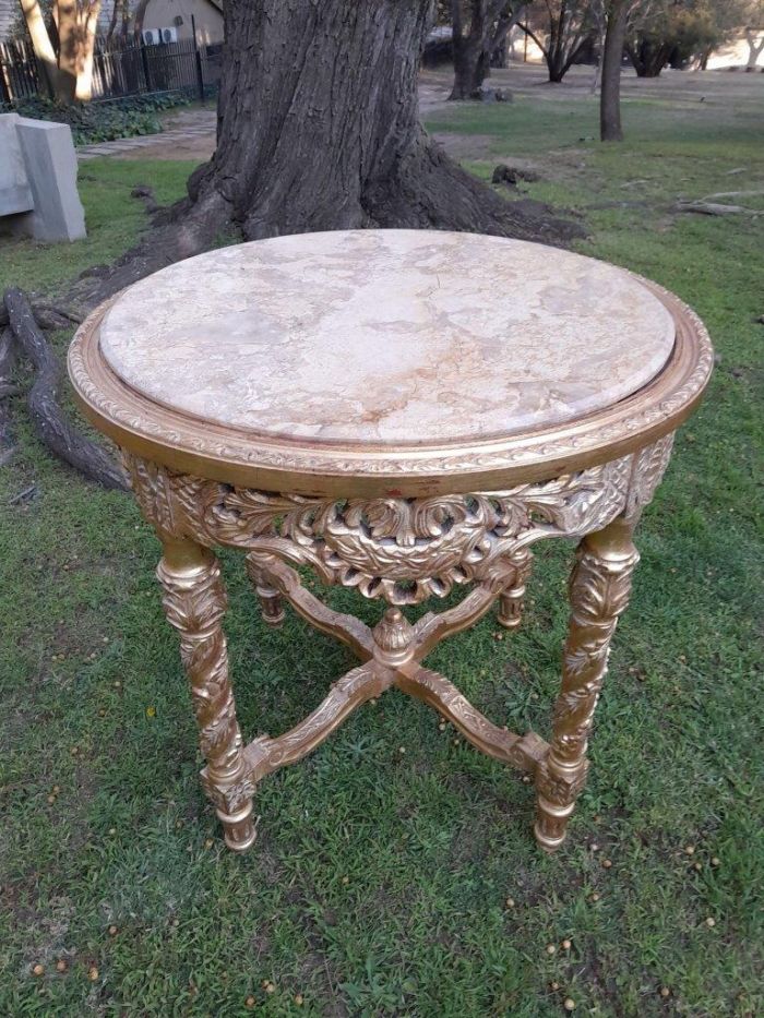 A 20TH Century French Style Carved and Hand Gilded Side Table with Marble Top - Image 3